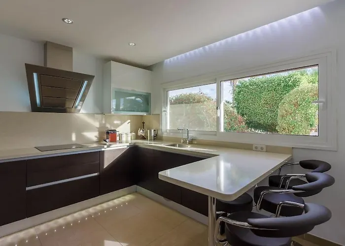 别墅 Maya. Attractive Modern 4 Bedroom