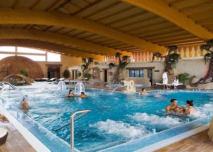 Maya. Attractive Modern 4 Bedroom * 卡亚俄萨尔瓦赫