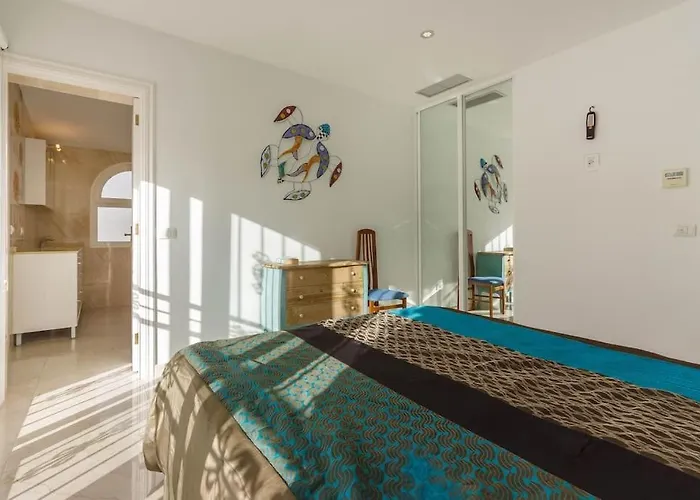 Maya. Attractive Modern 4 Bedroom 别墅