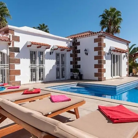 Maya. Attractive Modern 4 Bedroom Villa