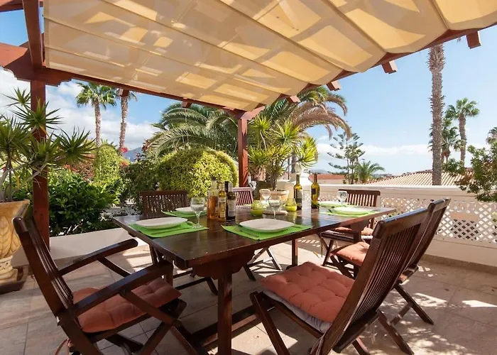 Vila Maya. Attractive Modern 4 Bedroom Callao Salvaje