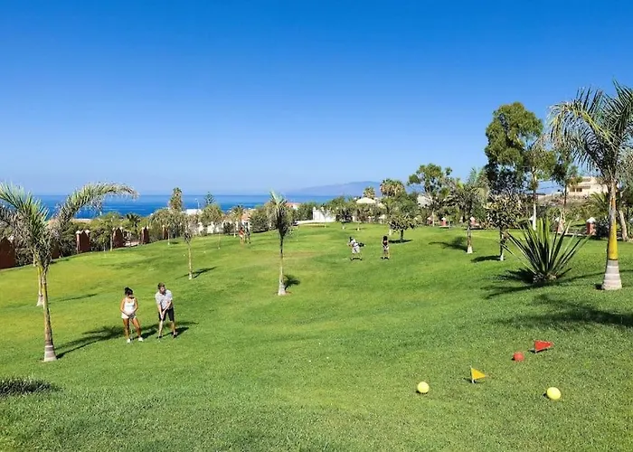 Maya. Attractive Modern 4 Bedroom *