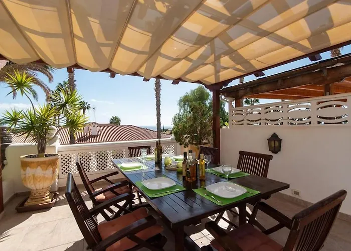 Maya. Attractive Modern 4 Bedroom Villa Callao Salvaje