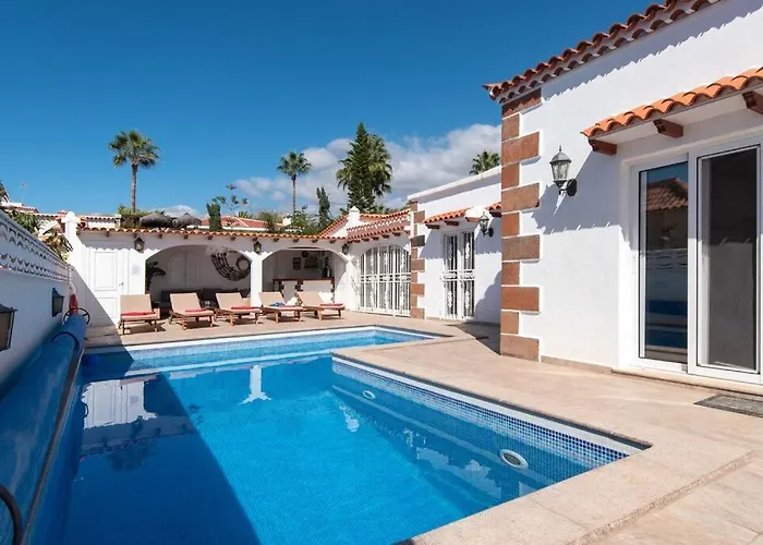 Maya. Attractive Modern 4 Bedroom Callao Salvaje