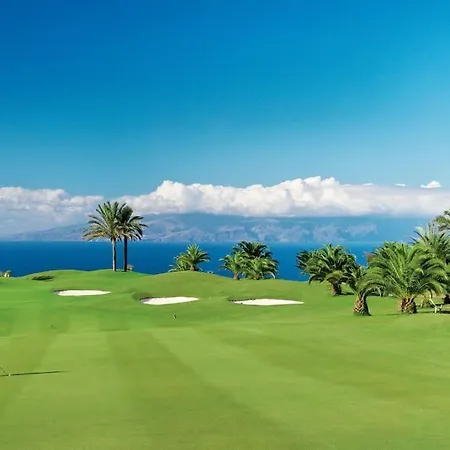 Maya. Attractive Modern 4 Bedroom Villa Callao Salvaje